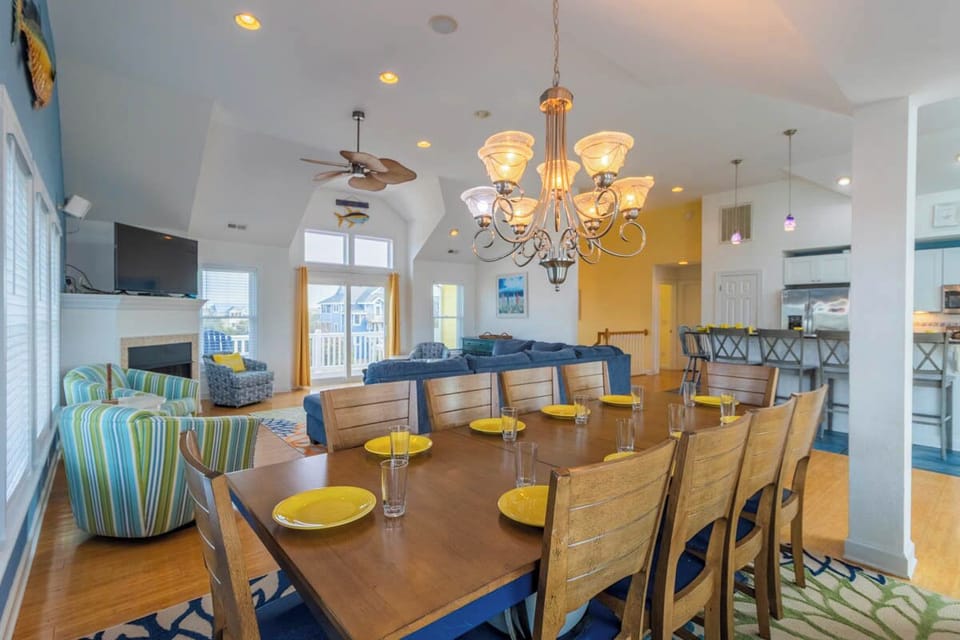 Top Level Dining Area