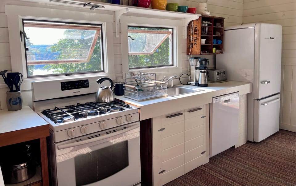 Complete kitchen