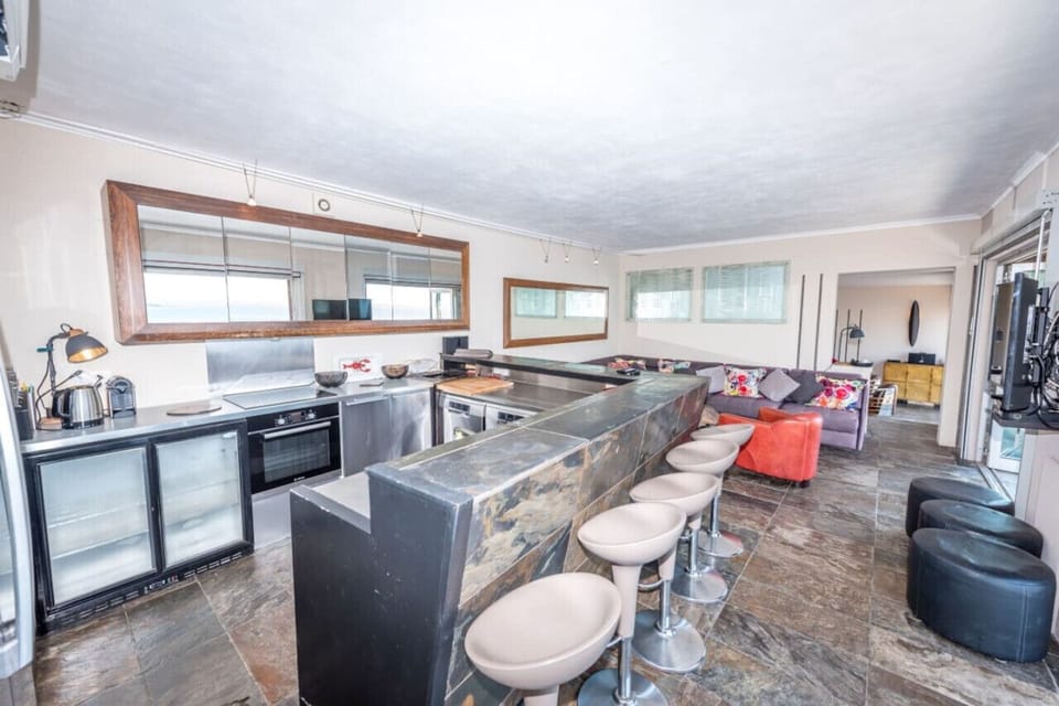 Spacious open-plan kitchen, lounge and breakfast bar