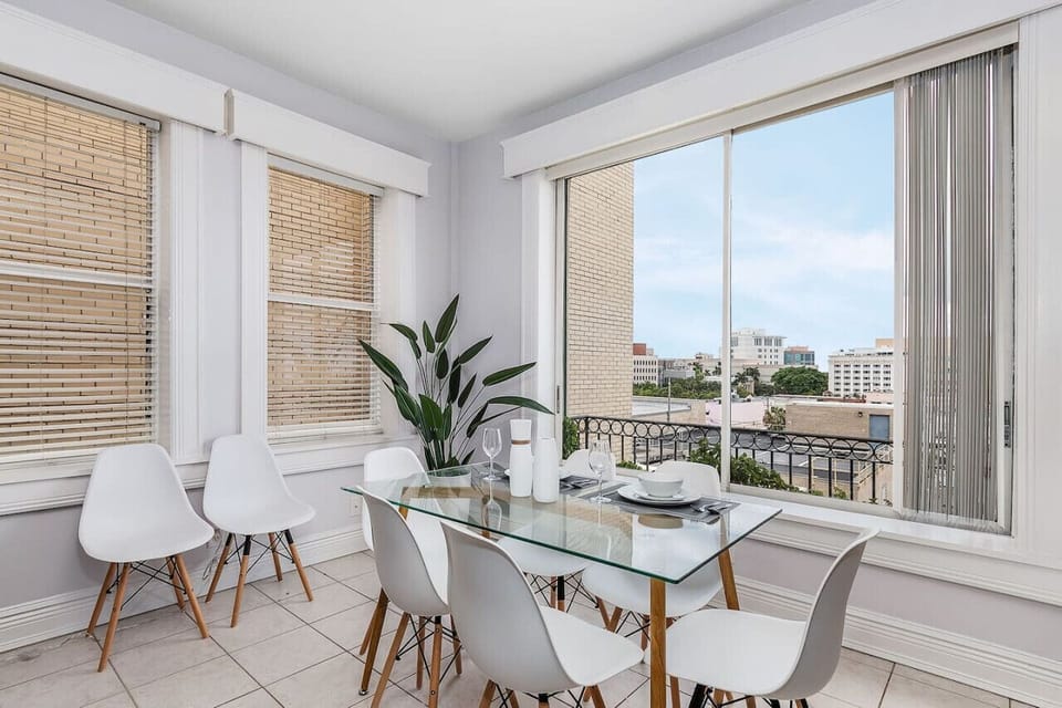 A view from your dining table - sixth floor heights