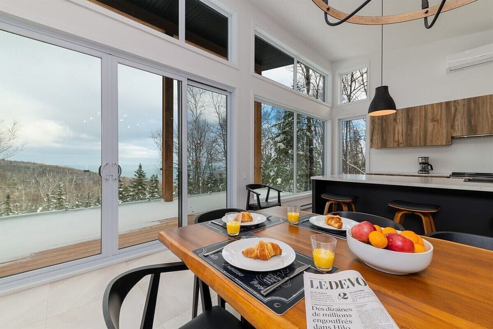 Breakfast with a mountain backdrop.