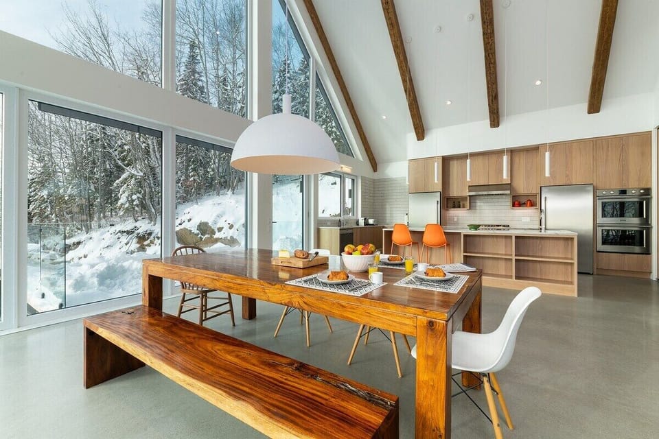 Gather, dine, and enjoy the view, the perfect meal, always with a side of nature.