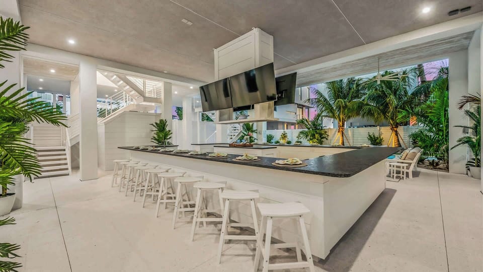 Twilight - Covered Pool Area - Large Horseshoe Bar - 4 Large HDTV's - Never Miss the Big Game
