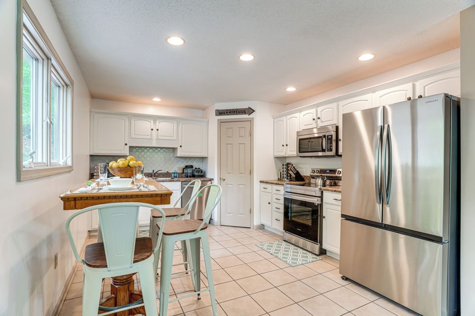 Kitchen | Dishwasher | Keurig K-Duo Coffee Maker | 2nd Floor