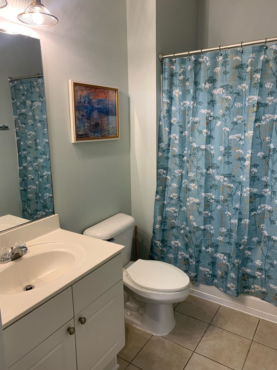 Primary bedrooms full Bathroom