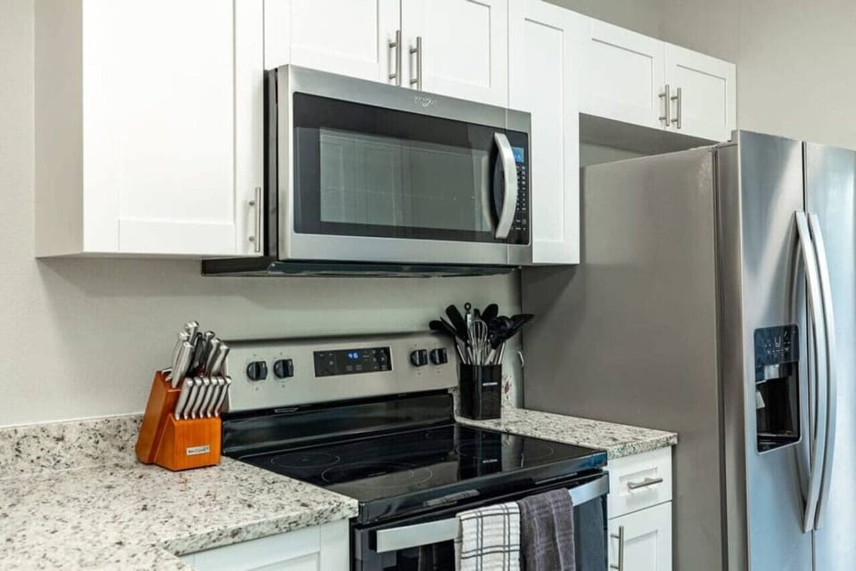 Fully equipped kitchen ready for your favorite recipes, with everything you need just within reach.