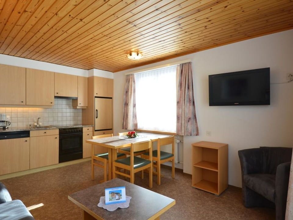 Table, Property, Furniture, Wood, Cabinetry, Interior Design, Building, Flooring, Floor, Countertop