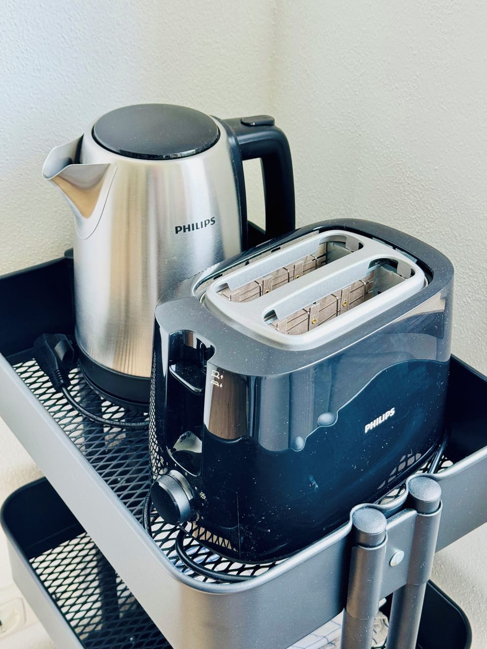 Start your mornings with a convenient toaster and kettle setup