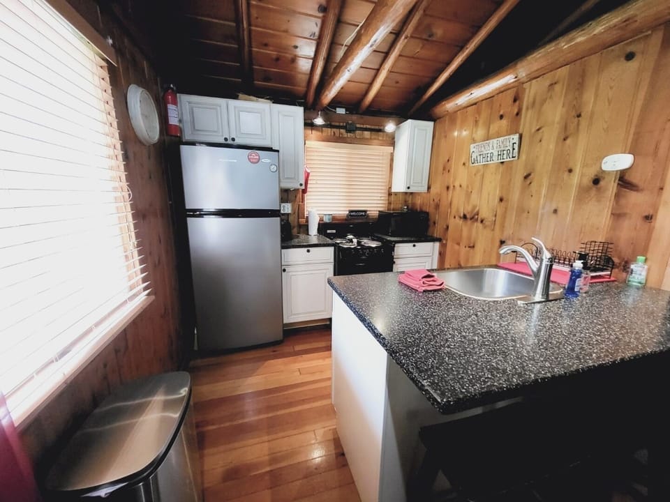 Kitchen and coffee bar