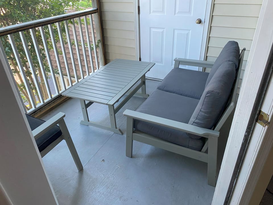 screened balcony