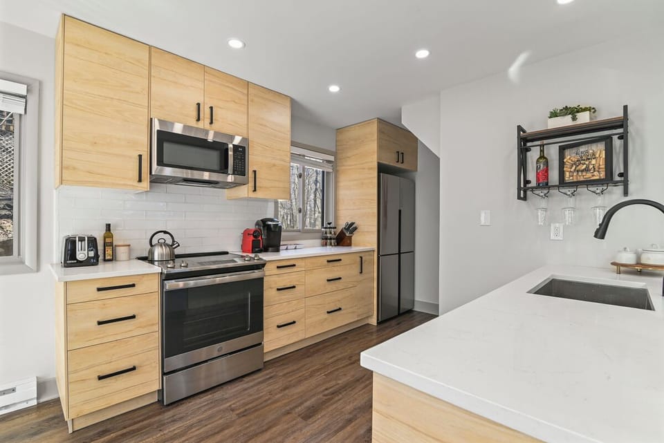 fully equipped kitchen