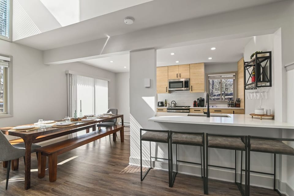 fully equipped kitchen and dining area