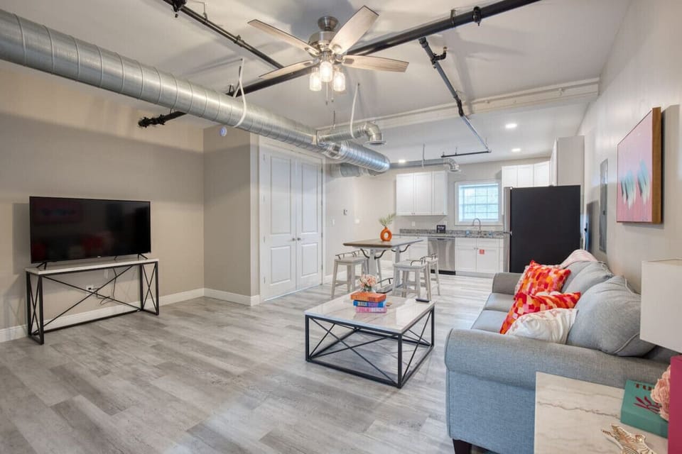 Family Friendly Living Room in downtown Biloxi, walking distance from the beach