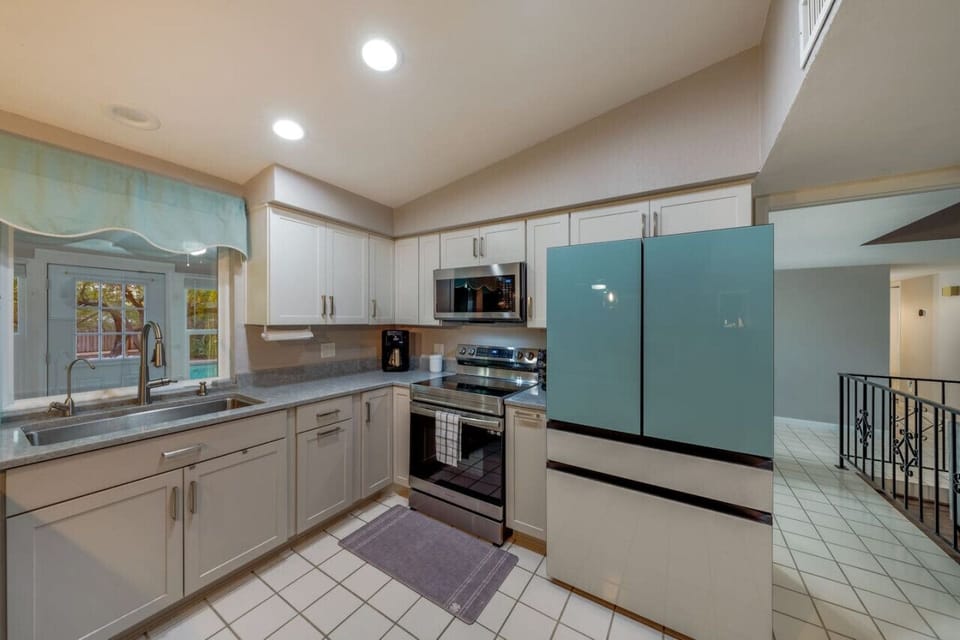 Updated, well-equipped kitchen with sleek appliances