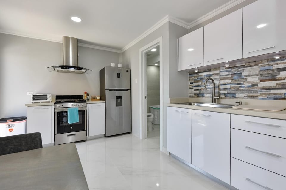 Effortless elegance starts at the heart of your home – our stylish kitchen and sink await your daily inspirations.