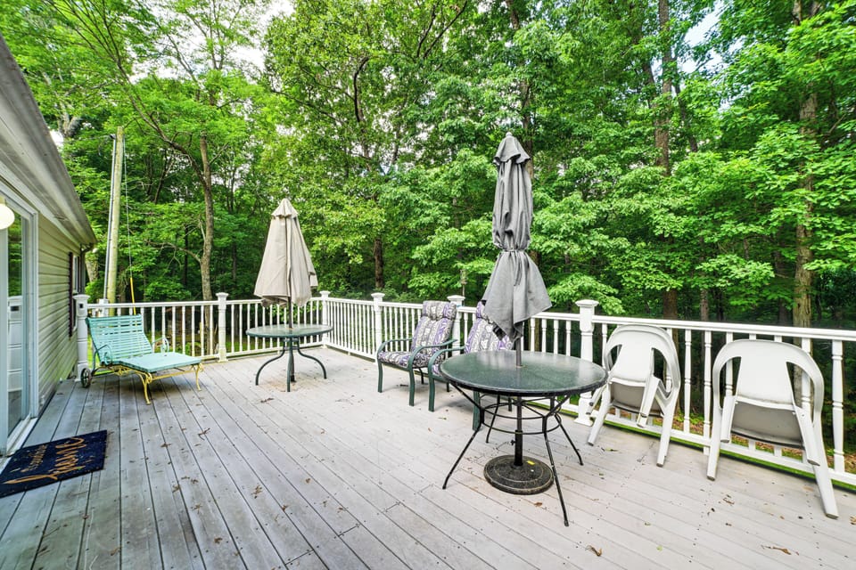 Kuttawa Vacation Rental | 3BR | 2BA | Steps Required | 1,468 Sq Ft