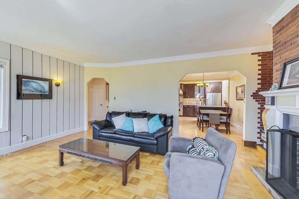 Spacious Living room