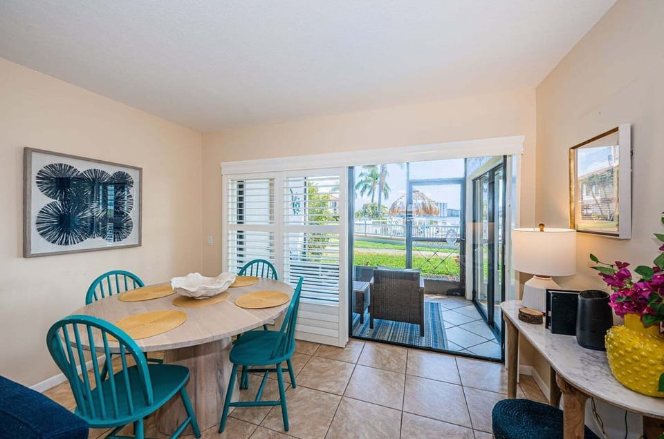 12-web-or-mls-Dining Room 1-4