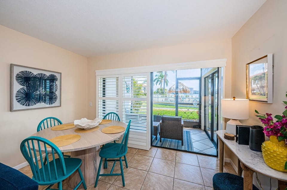 12-web-or-mls-Dining Room 1-4