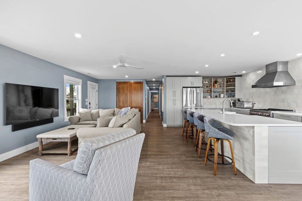 12                 Open Floor Plan II