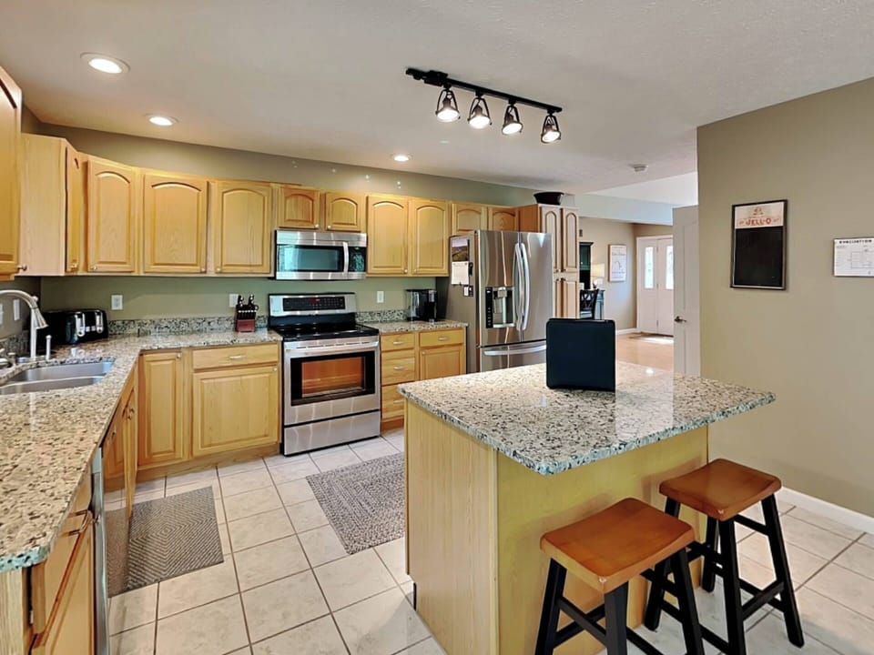 Full Kitchen