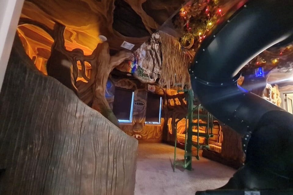 Another shot of the play area in our unique themed chidrens room minutes from Disney and Universal