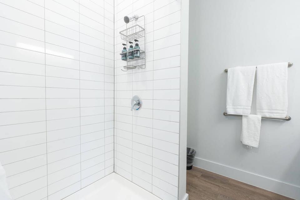 Towels and Shampoo provided