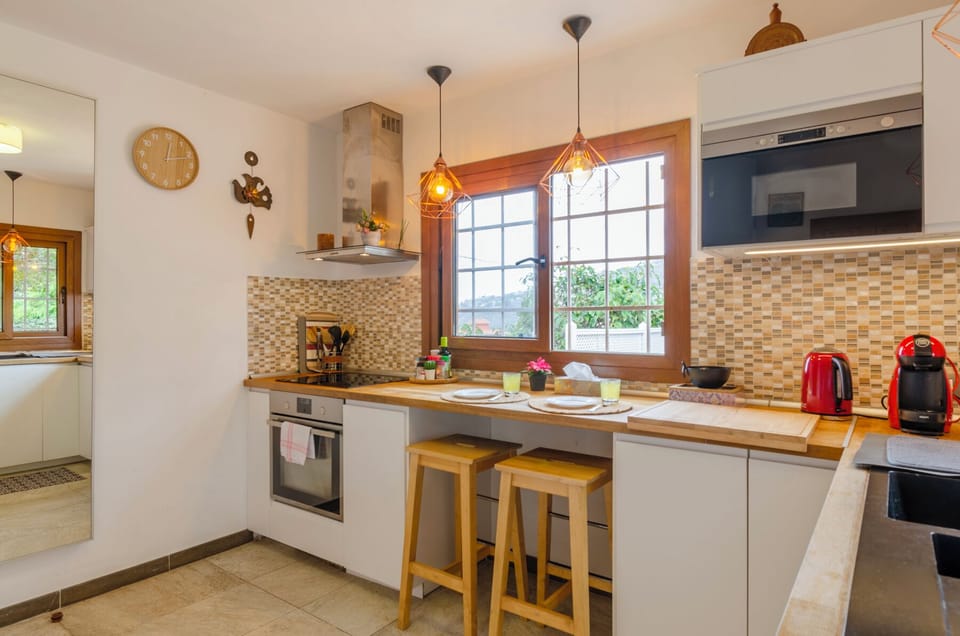 Main House - Kitchen