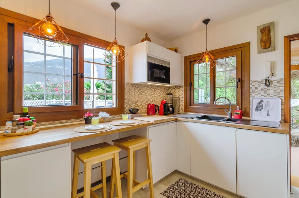 Main House - Kitchen