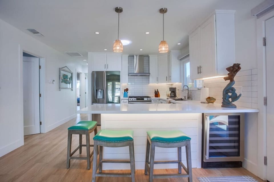 Counter seating in kitchen