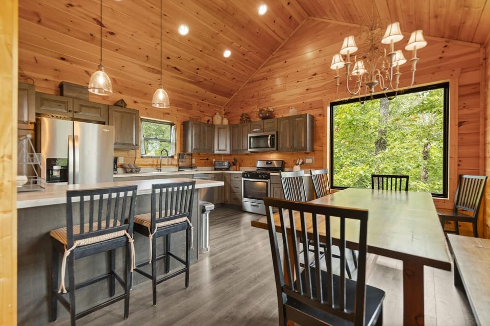 Kitchen &amp; Dining Room