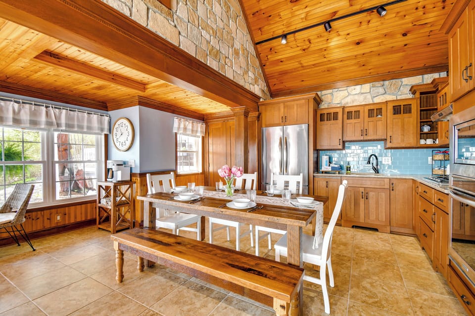 Kitchen & Dining Area | Self Check-In | 1st Floor