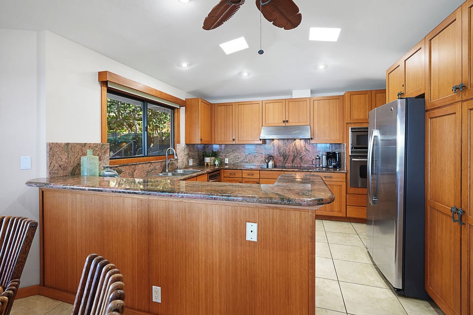 Full kitchen