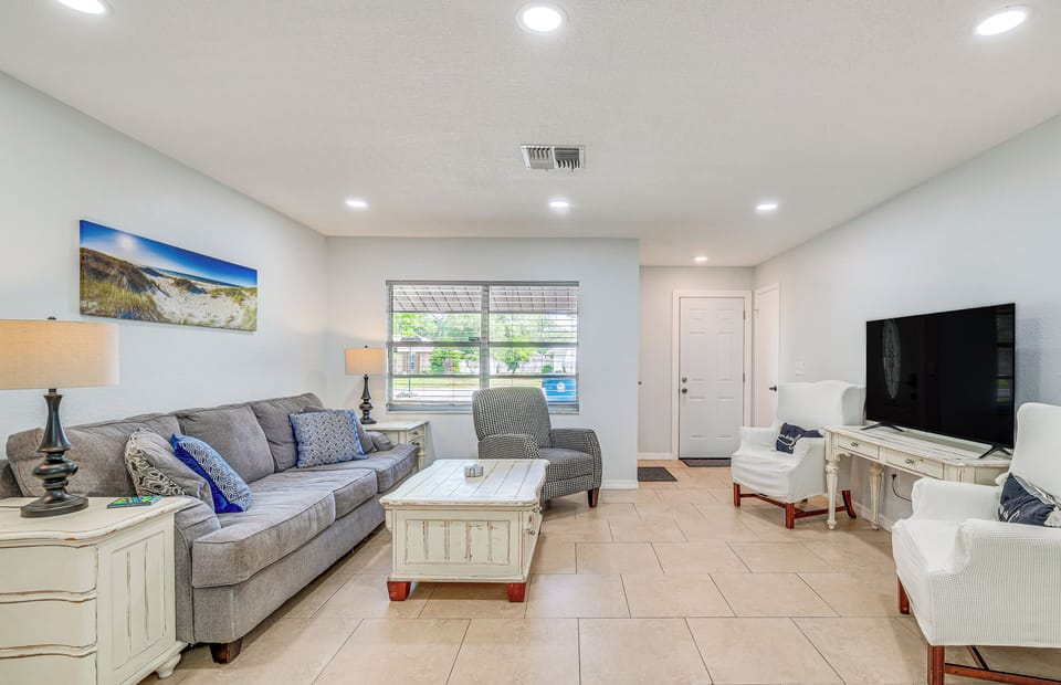 Spring Hill Vacation Rental | 3BR | 2BA | 2,334 Sq Ft | 1 Step to Enter