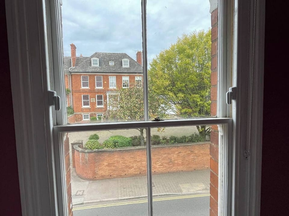 Master bedroom - middle floor (5)