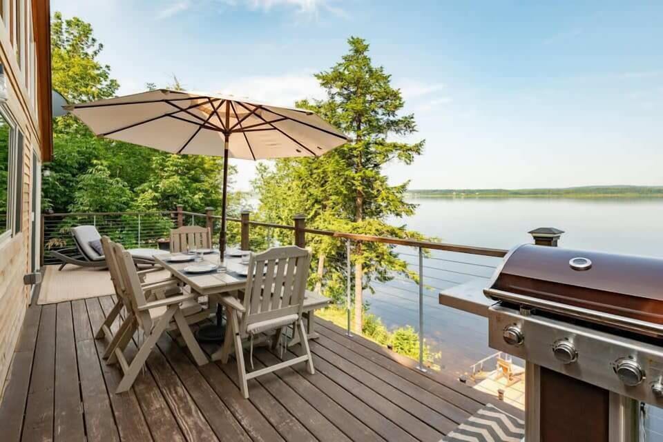 Deck with Umbrella and Grill