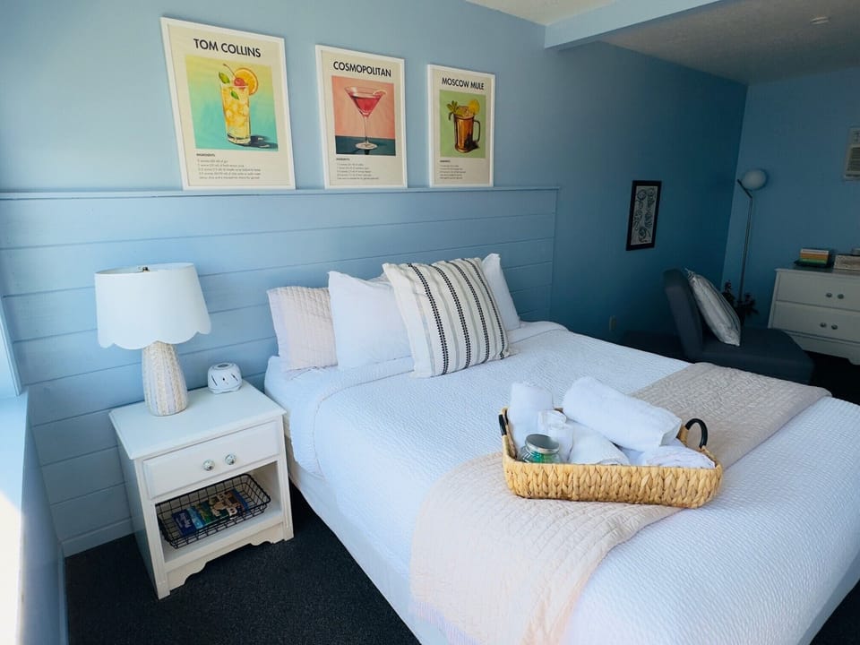 Queen Bed in Cocktail Cabin