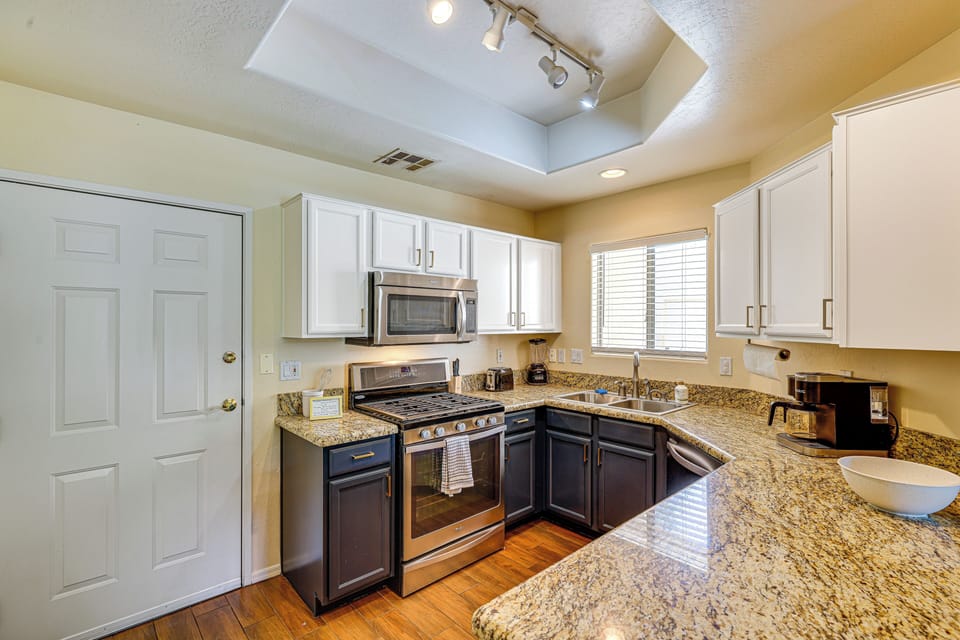 Kitchen | Cooking Basics | Dishwasher | 1st Floor