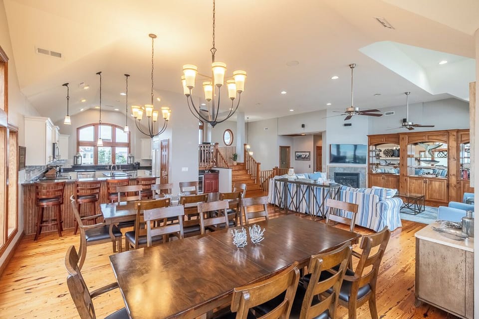 Top Level Dining Area