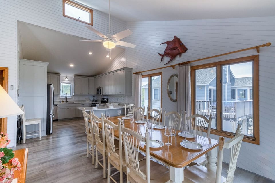 Top Level Dining Area