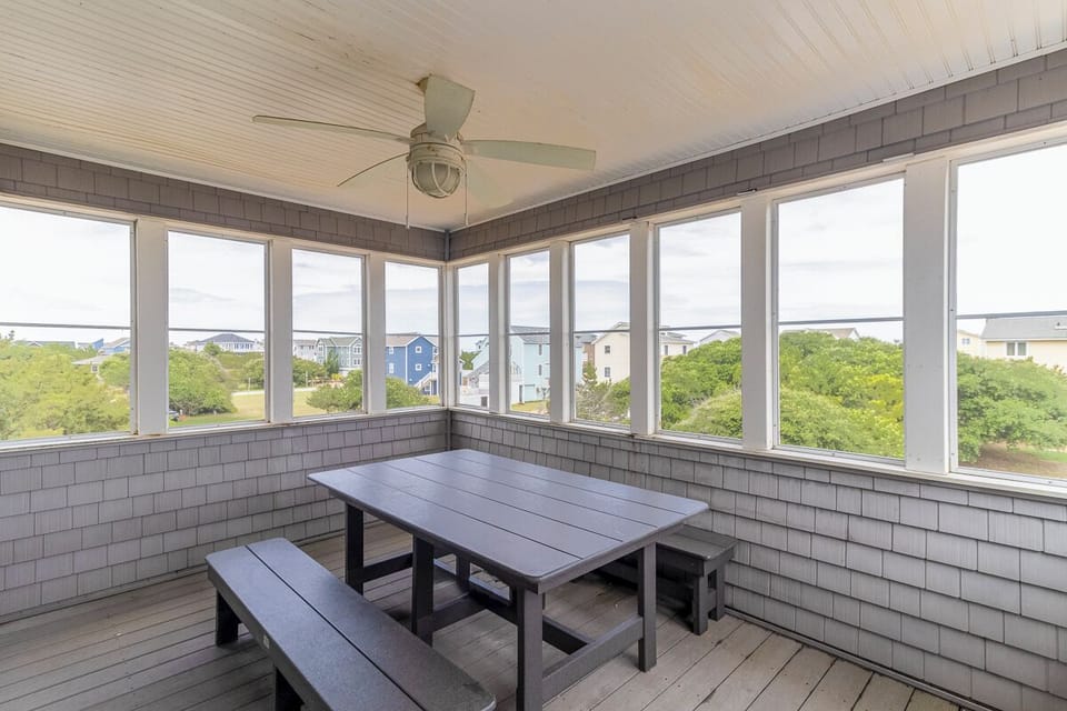 Top Level Screened in Porch