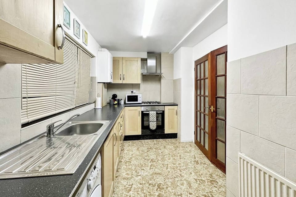 Fully equipped Kitchen space