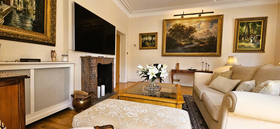 Lounge with 75" Samsung Smart TV