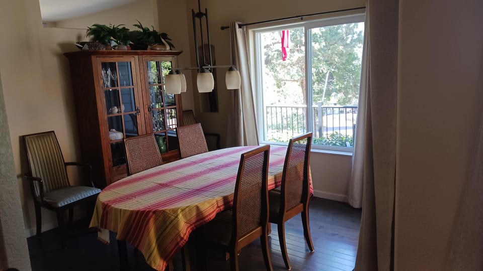 Dining room with seating for 6