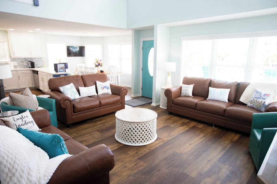 Family Room, queen sleeper sofa 