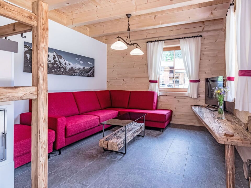 Couch, Furniture, Property, Table, Window, Interior Design, Floor, Wood, Studio Couch, Living Room