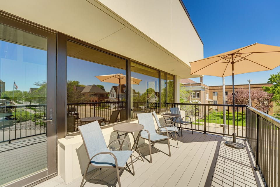 Private Balcony | Self Check-In | 0.3 Mi to Grand River Boardwalk