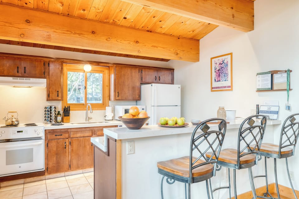Breakfast nook vibes. 