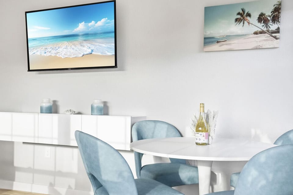 Dining space for four
