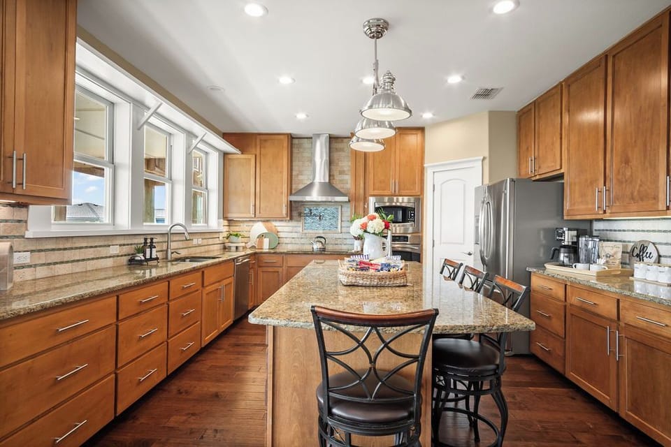 Fully Stocked Kitchen